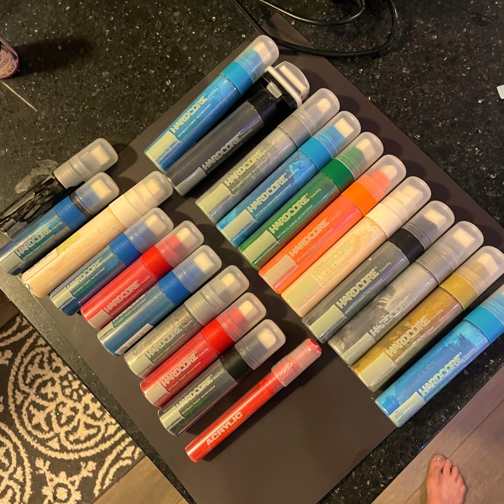 Montana Acrylic Paint Marker 15mm (Chisel) — 20 options and different colors!